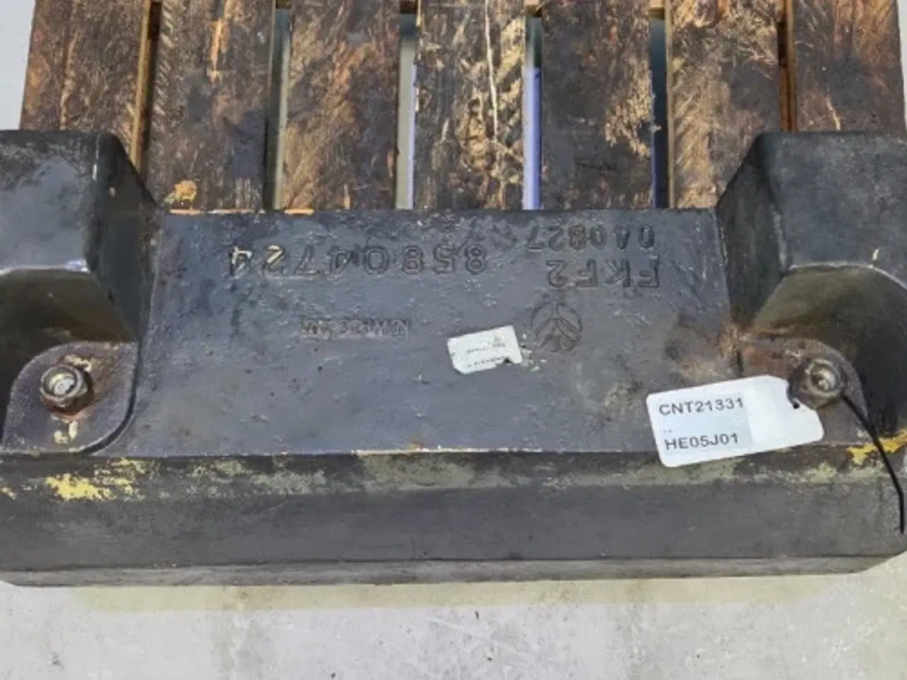 Billede 3 - New Holland LB115B Frontvægt 85804725