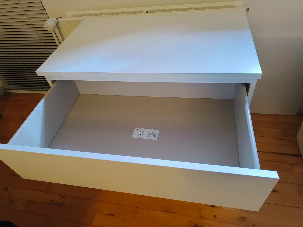Billede 3 - Kommode og væg skab, 250 kr.