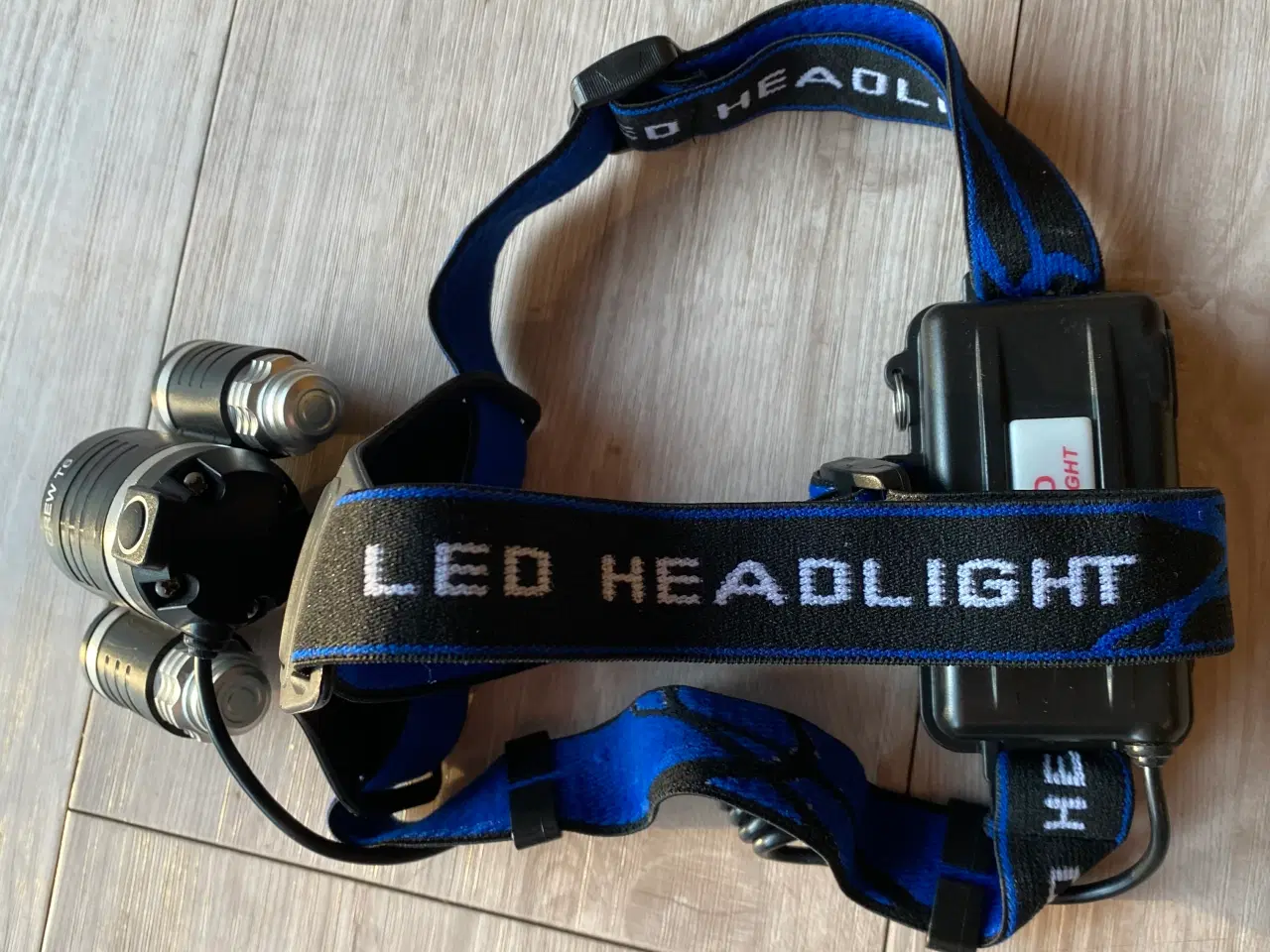 Billede 3 - Pandelygte med genopladelig batterier.