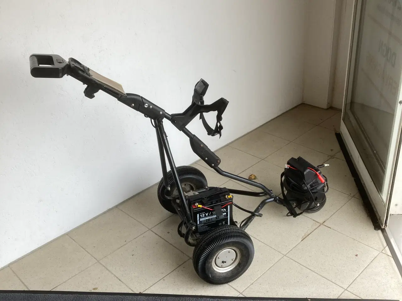 Billede 3 - Velholdt EL GOLFVOGN med lader og batteri