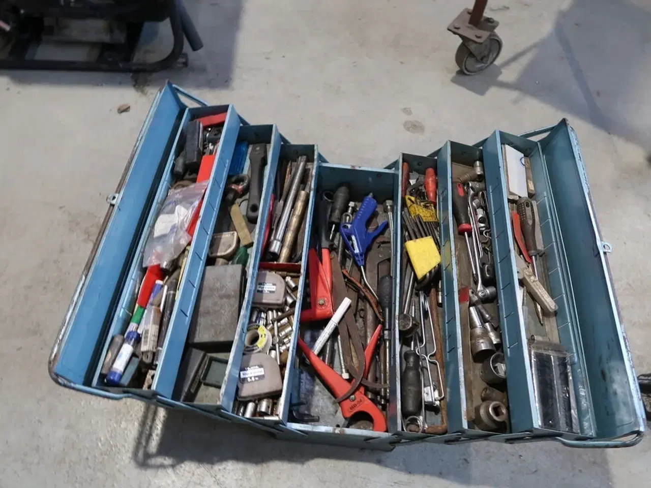 Billede 1 - Værktøjskasse med div. Værktøj