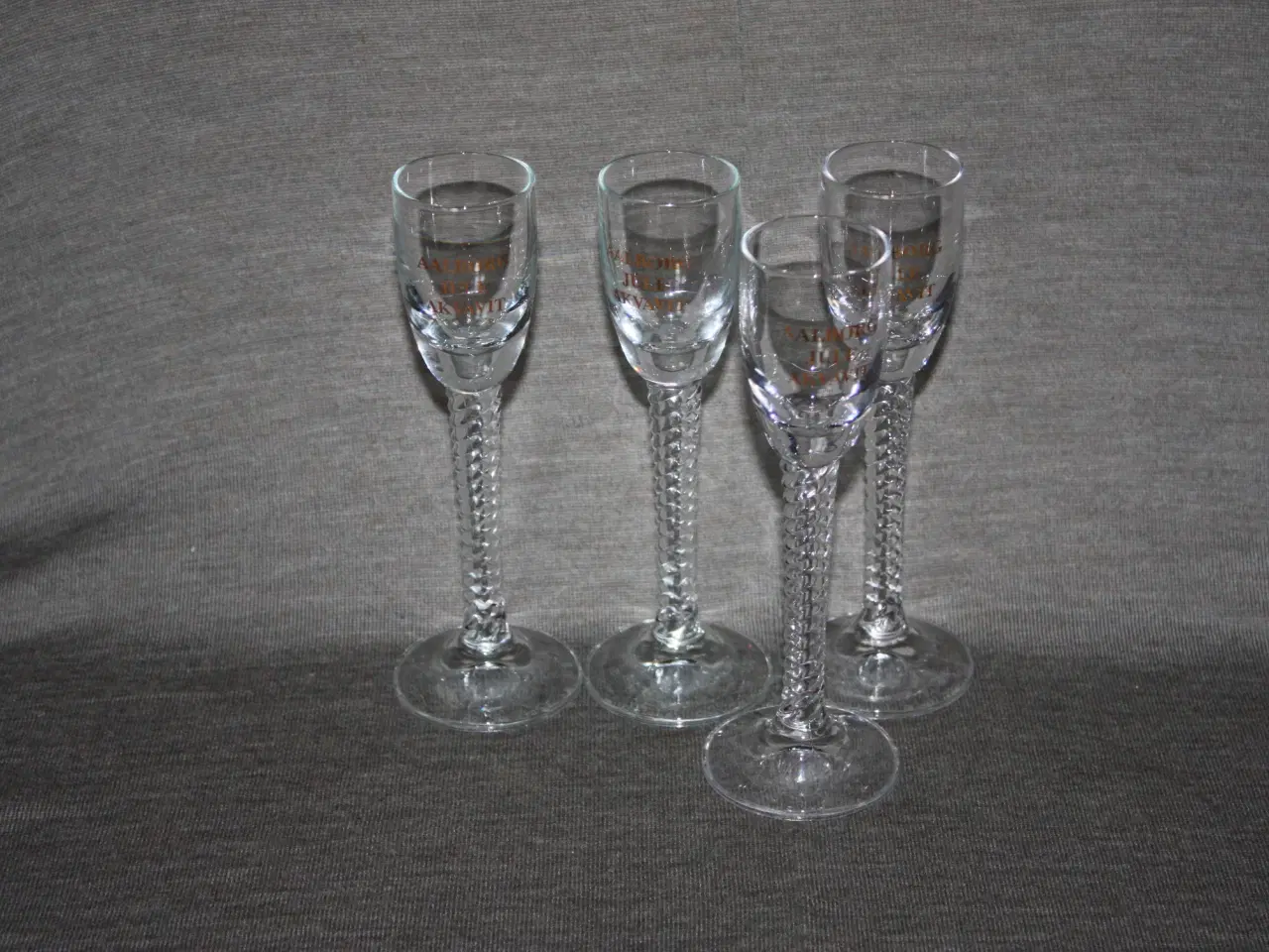 Billede 1 - Holmegaard Aalborg jule akvavit Snapseglas