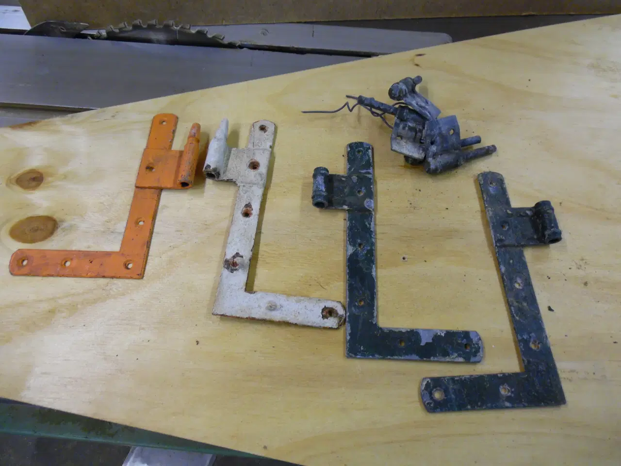 Billede 3 - Beslag til bundehus  vinduer