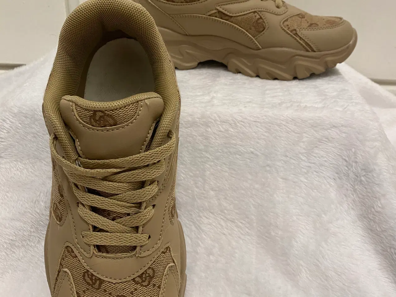 Billede 2 - Flotte sneakers
