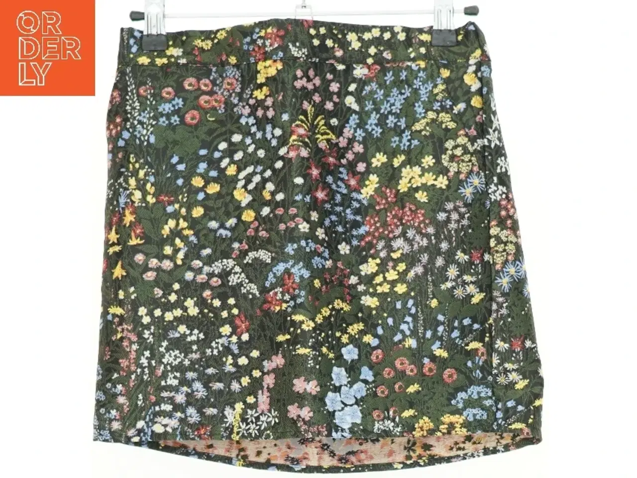 Billede 2 - Nederdel fra Name It (str. 146 cm)