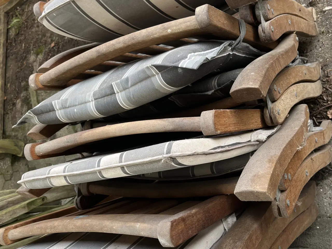 Billede 3 - Havebord i Teaktræ