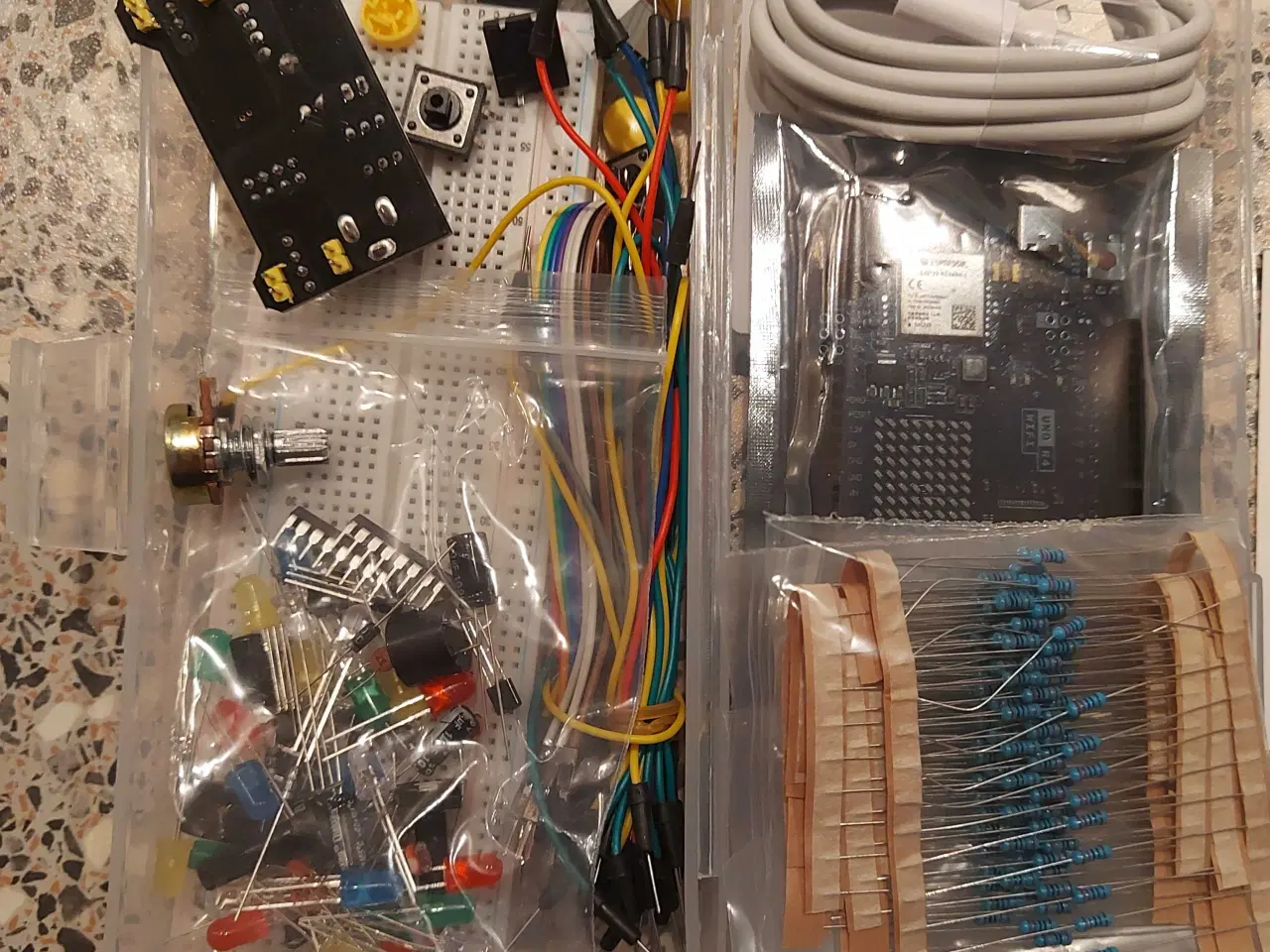 Billede 1 - Basic Kit Uno R4 WiFi starter sæt 