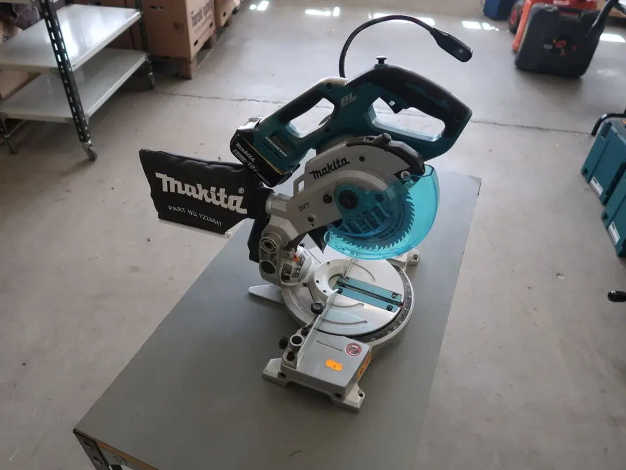 Billede 2 - Kap-/geringssav MAKITA DLS600 med 1 batteri
