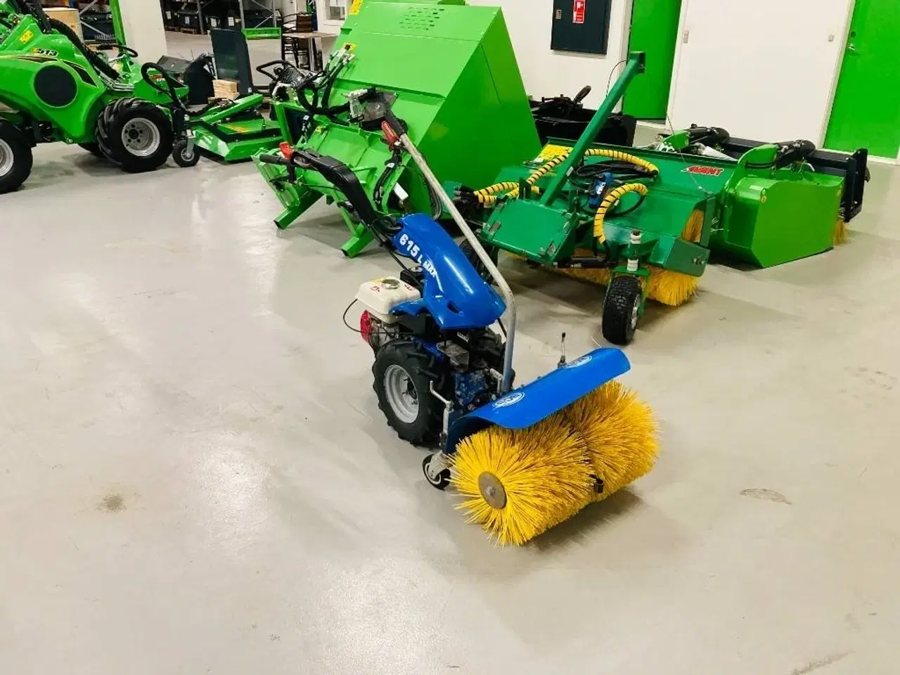 Billede 2 - BCS Fejemaskine 615