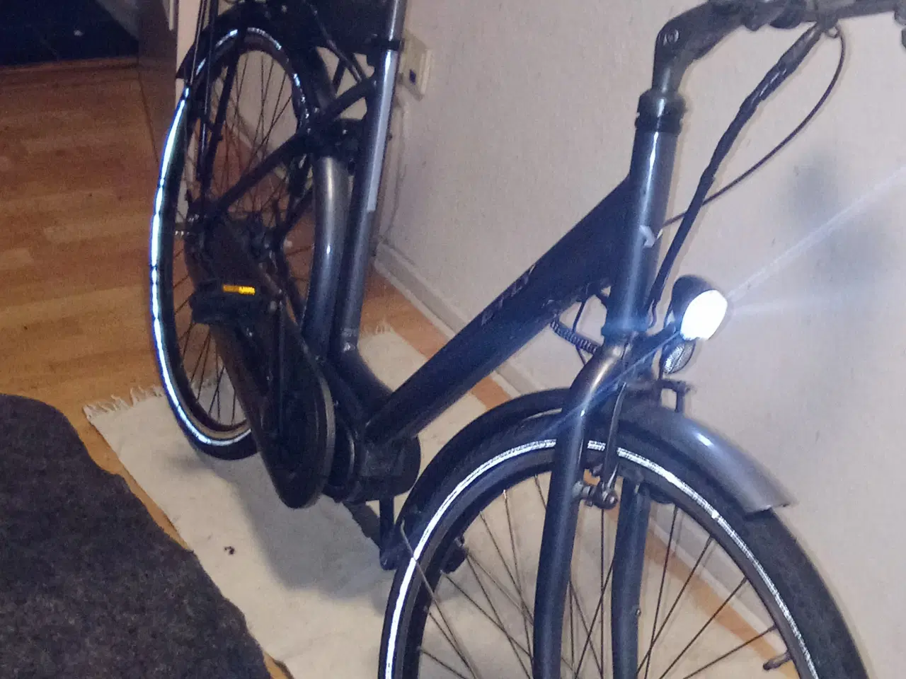 Billede 3 - E-Fly dame Elcykel 