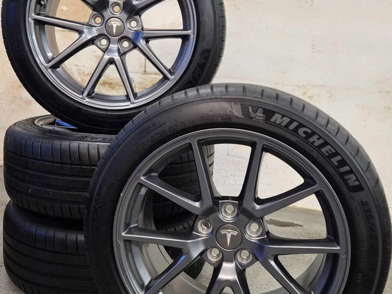 Billede 9 - 5x114.3 TESLA ORIGINAL ALUFÆLGE MED SOMMERDÆK