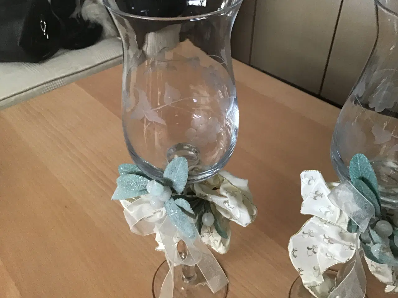 Billede 2 - 2 stk glasstager med pynt