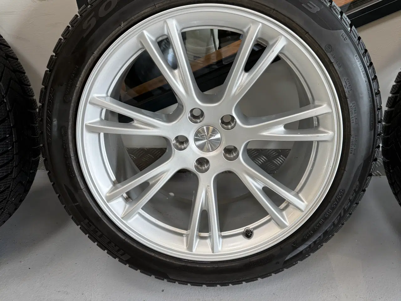 Billede 4 - 19” originale Gemini alufælge med vinterdæk