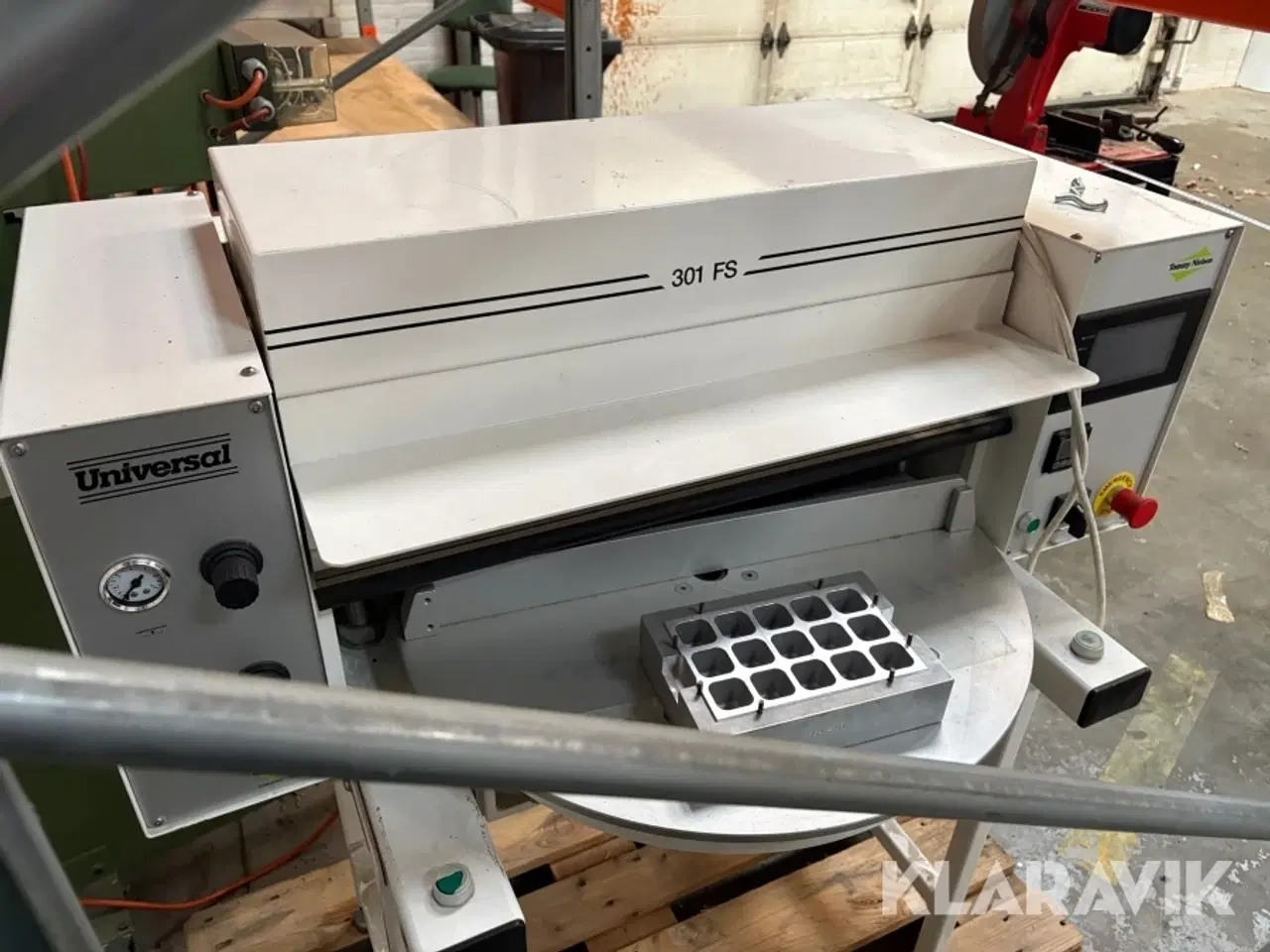 Billede 1 - Stansemaskine / klippresse Tommy Nielsen Universal 301 FS