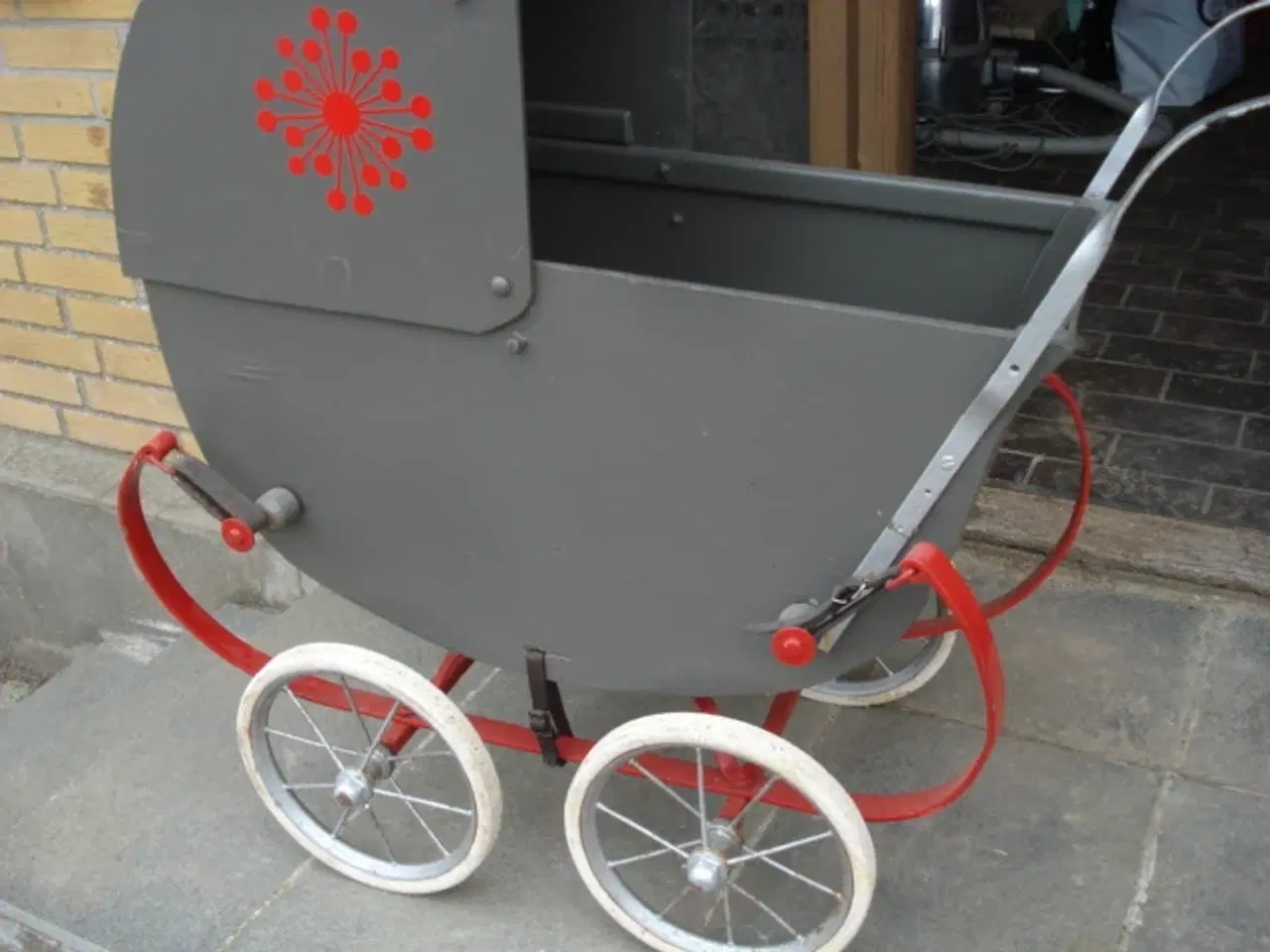 Billede 1 - Antik Dukke barnevogn