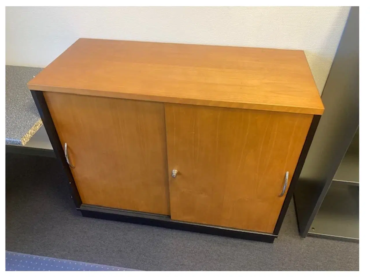 Billede 3 - Kontormøbler komplet