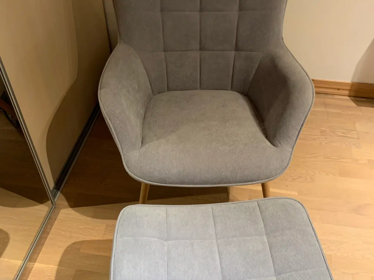 Billede 2 - Lænestol +matchende skammel dertil