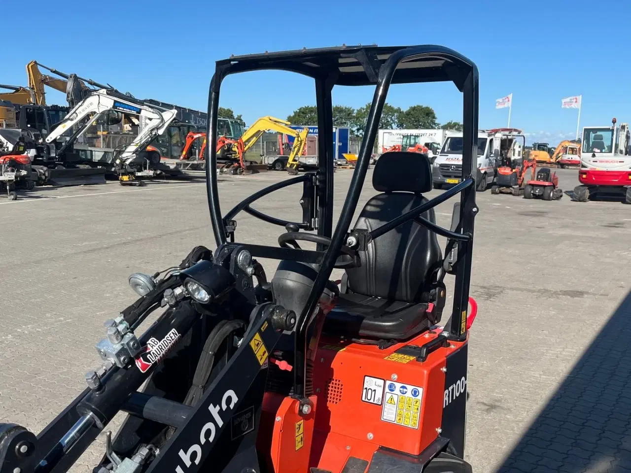Billede 8 - Kubota RT100-2 med skovl og gafler kun kørt 113T