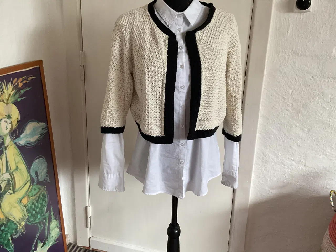 Billede 1 - Ny fin Cardigan, i beige/blå, mrk. XITED, str. 38