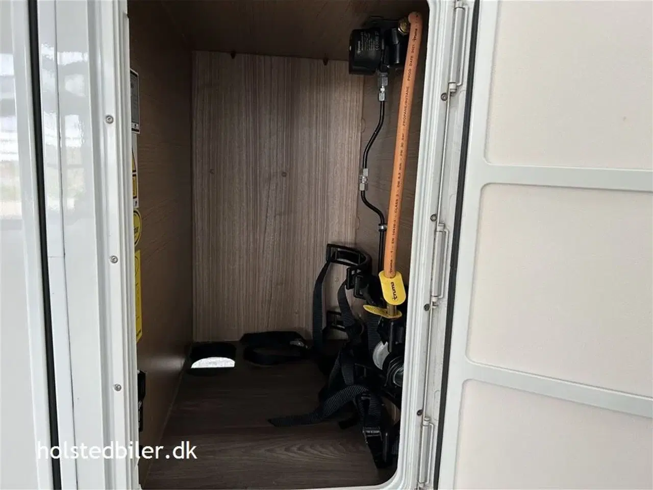 Billede 18 - 2021 - Carado V337   KM 21000 og 2 enkeltsenge.