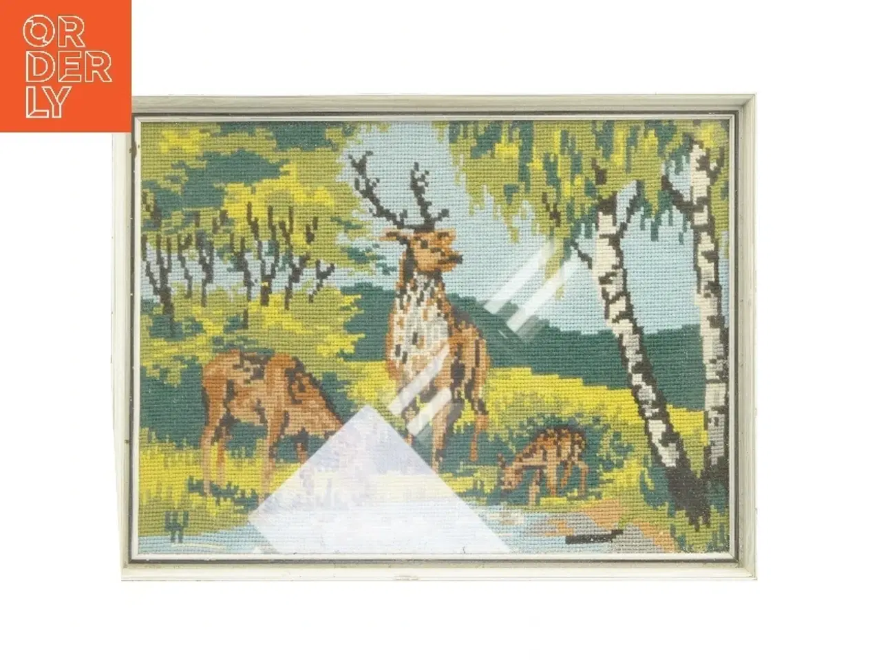 Billede 1 - Broderet billede af hjorte i skov (str. 40x31 cm)