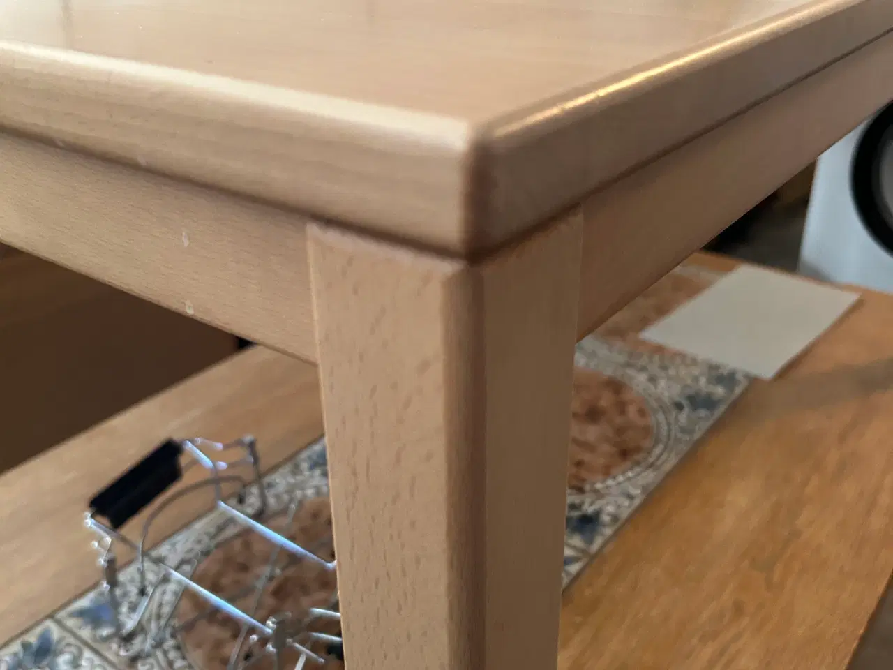 Billede 7 - Lyst sofabord med plade 