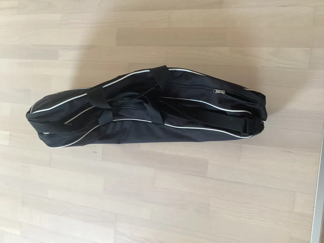 Billede 3 - Meget fin FORZA badminton-/tennistaske
