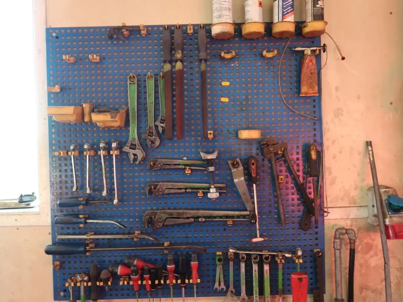 Billede 1 - Værktøjstavle med indhold
