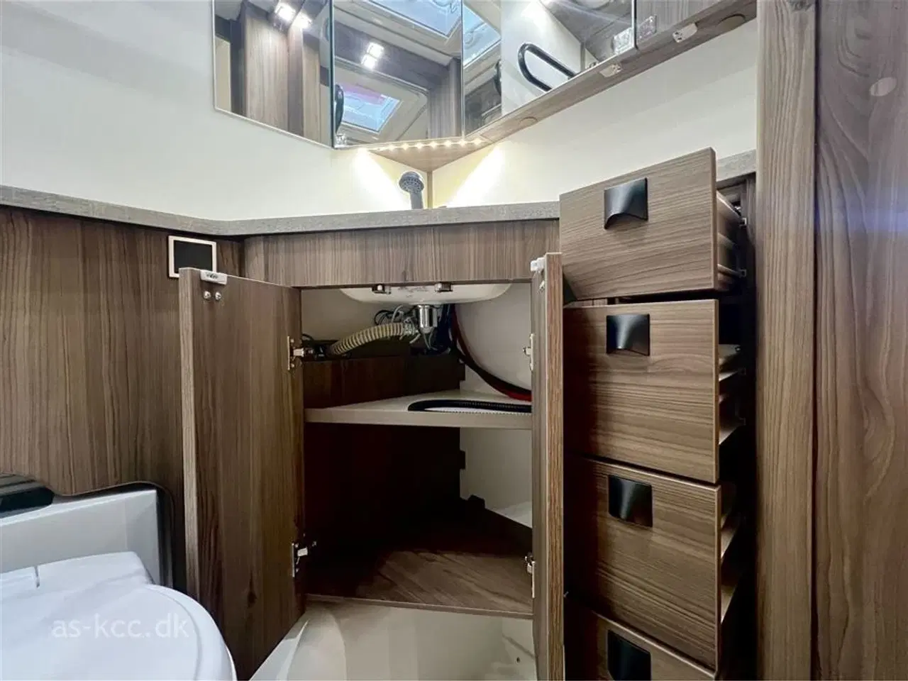 Billede 26 - 2025 - Kabe Ametist GLE KS B8 PREMIUM LINE   Kabe Ametist GLE KS B8 PREMIUM Line