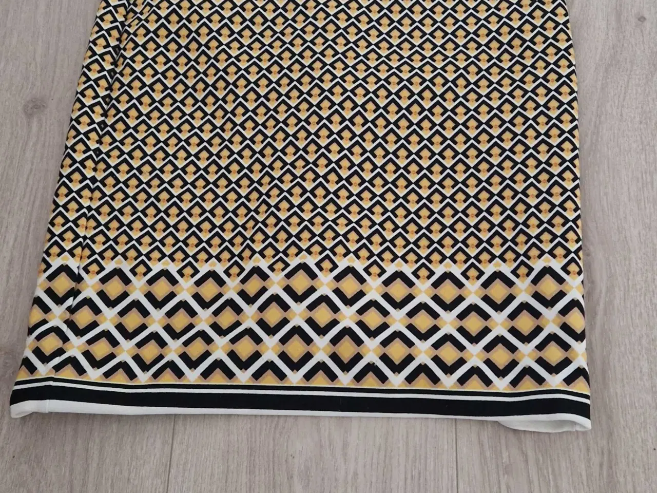 Billede 2 - Banana Republic Nederdel