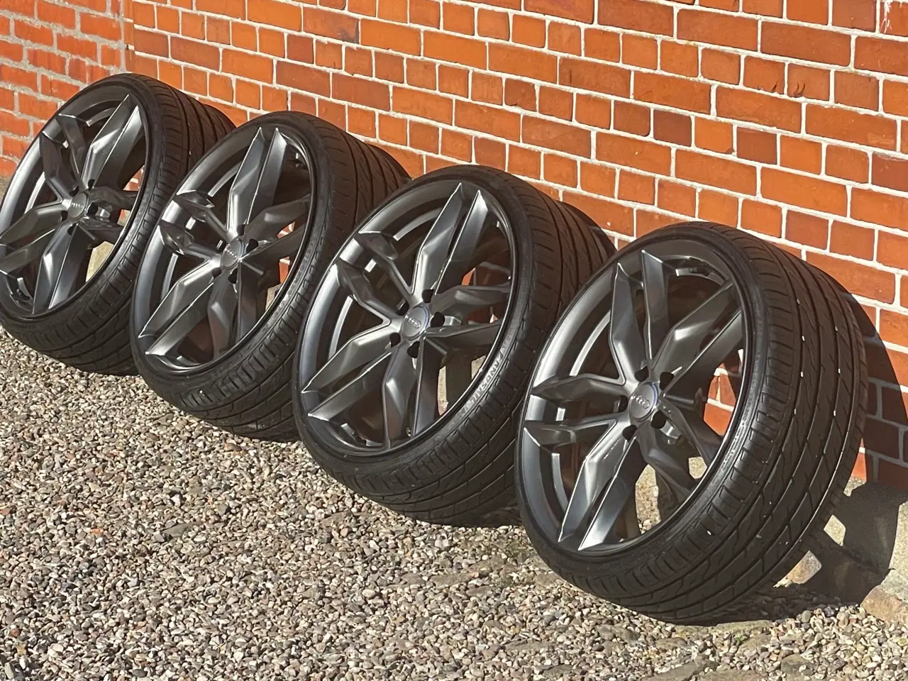Billede 5 - alufælge 245/30 R20 krydsmål 5x112 90% mønster
