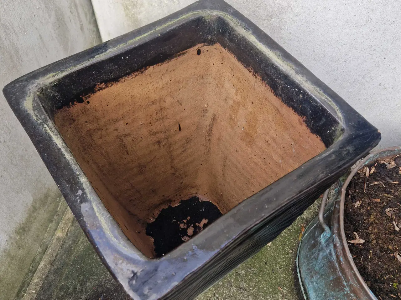 Billede 2 - Stor krukke til udendørs brug