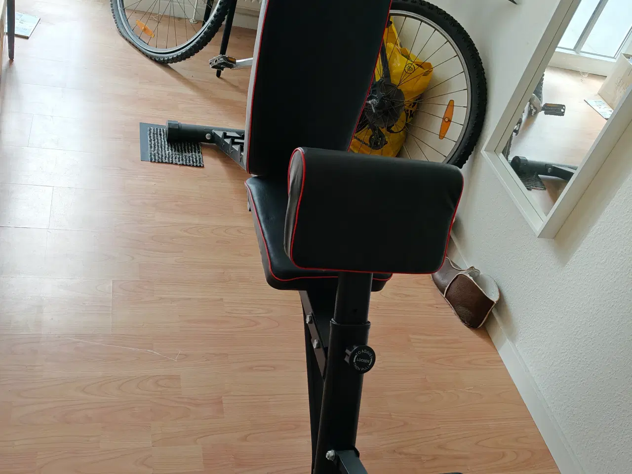 Billede 1 - Træningsbænk + Håndvægte