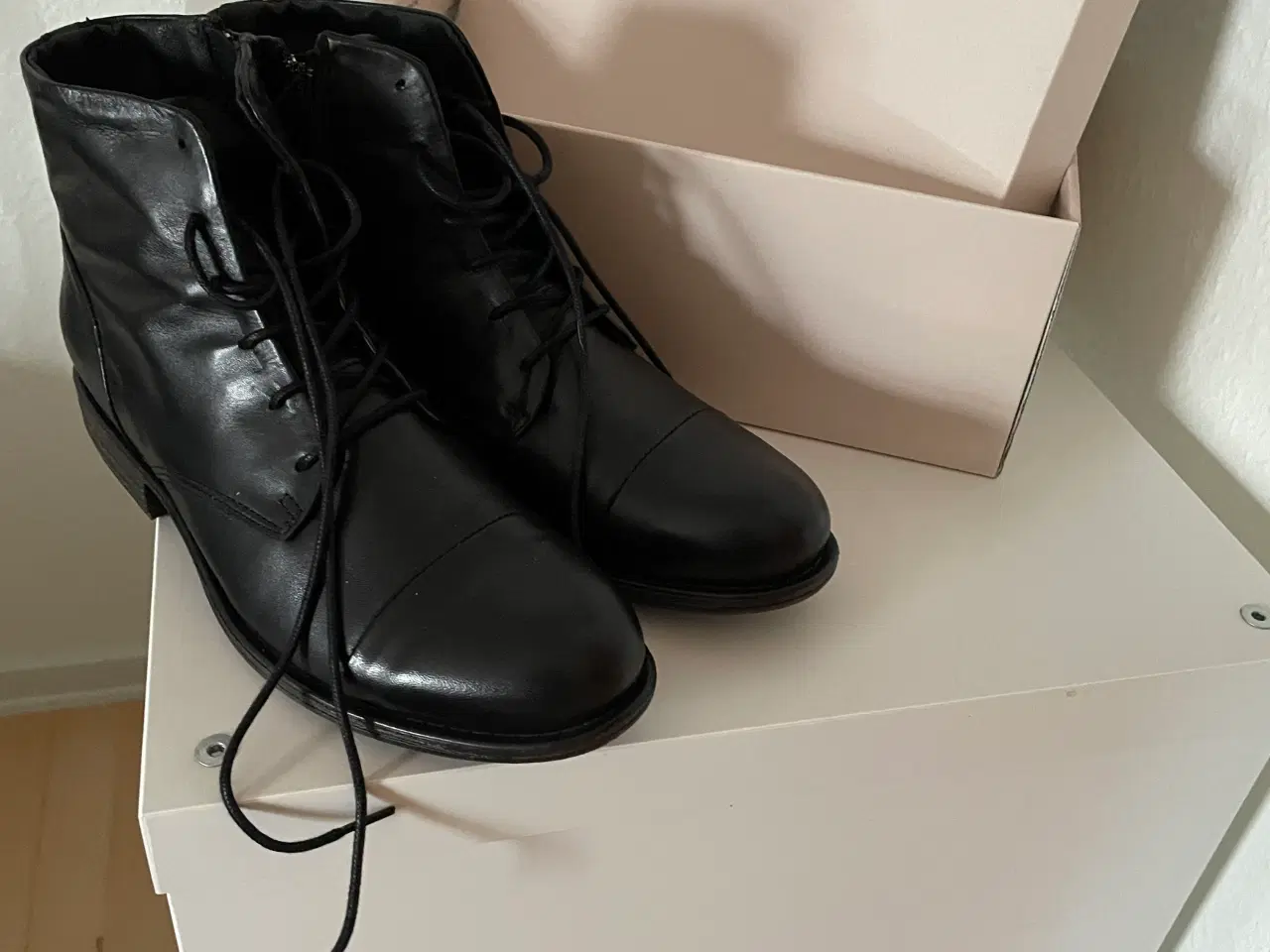 Billede 2 - Ankelstøvle dame str 38