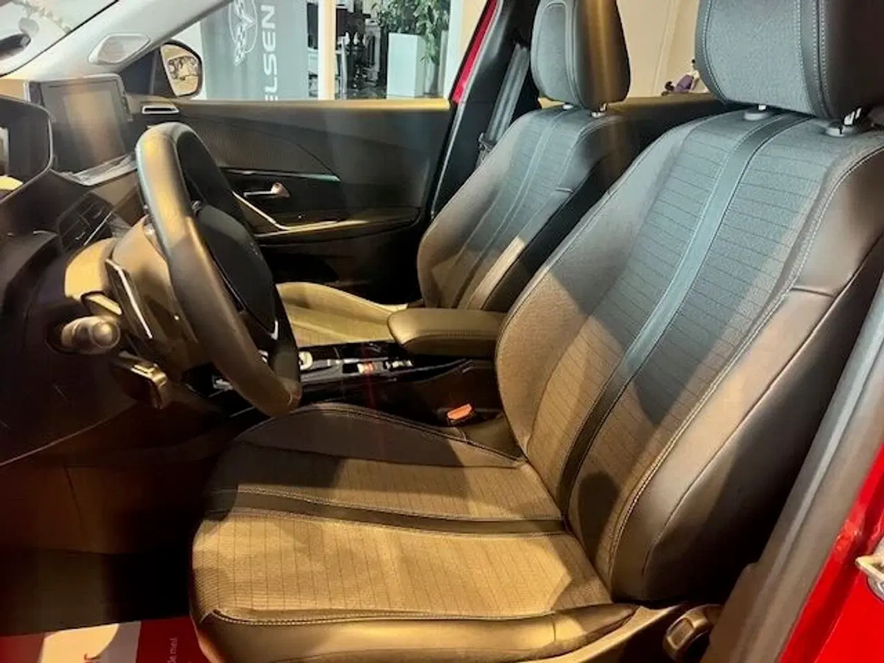 Billede 16 - Peugeot 2008 1,2 PureTech Sportium EAT8 130HK 5d 8g Aut.