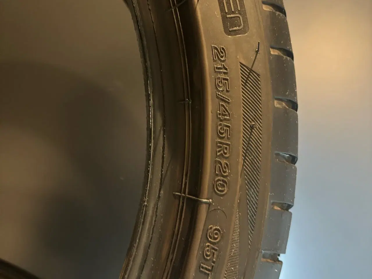 Billede 2 - Sommerdæk, Bridgestone, 215 / 45 / R20