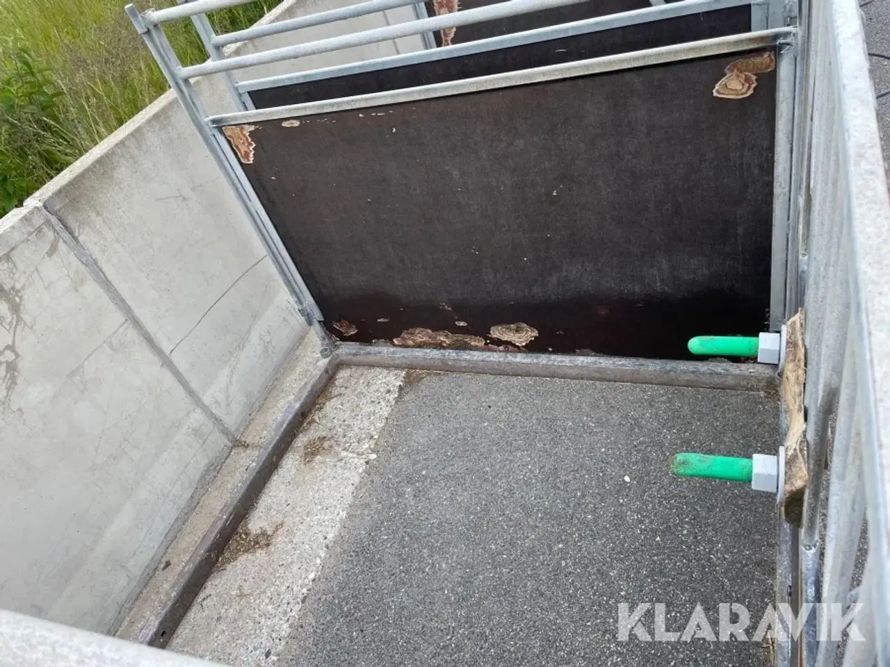 Billede 12 - Kalvebokse 9 styk Fremtidens stald inventar