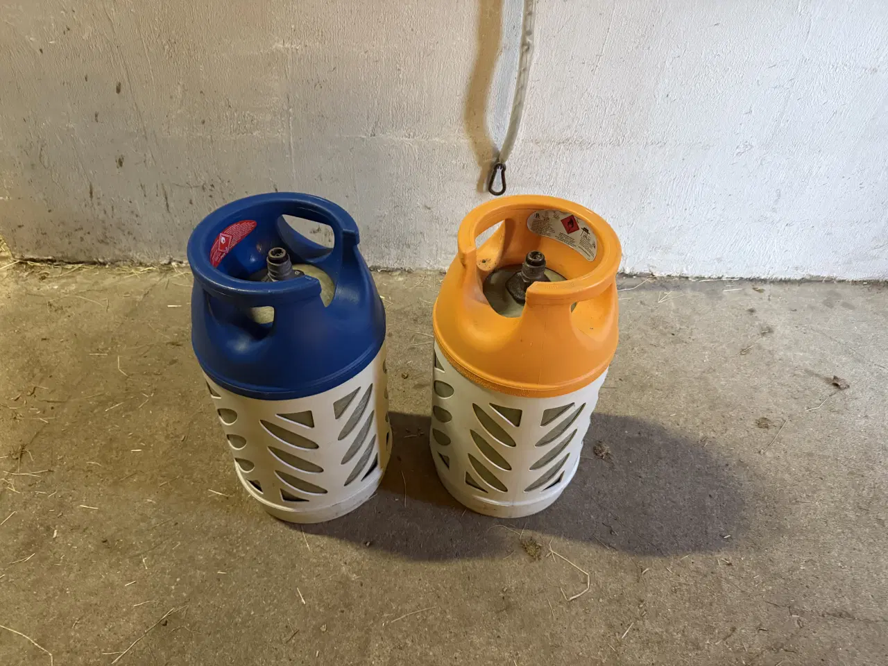 Billede 1 - 2 stk Letvægtsgasflaske 10 kg. Næsten helt fyldt