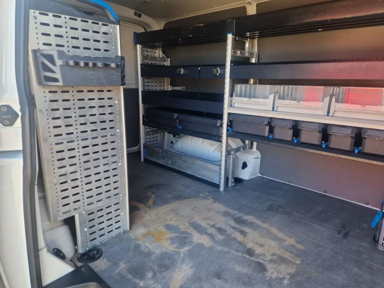 Billede 11 - VW Transporter 2,0 TDi 150 Kassevogn kort