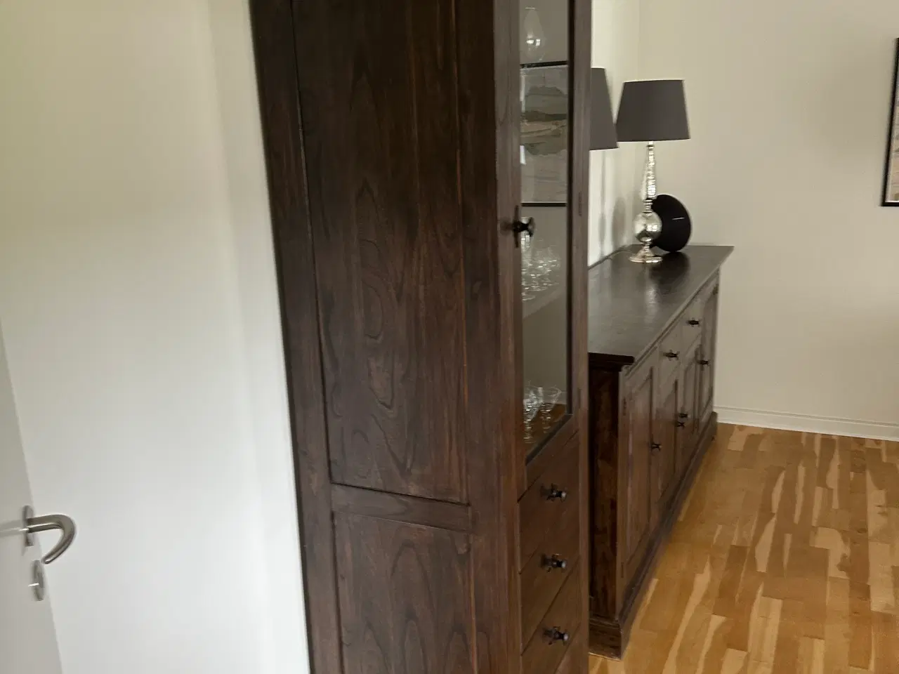 Billede 2 - Vitrineskab h206cm b57cm D 48cm