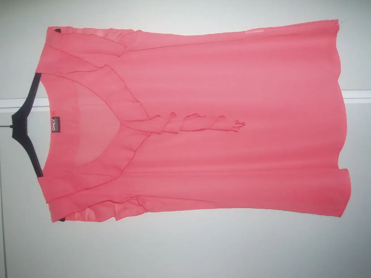 Billede 1 - Flot coralfarvet chiffon top str. 36