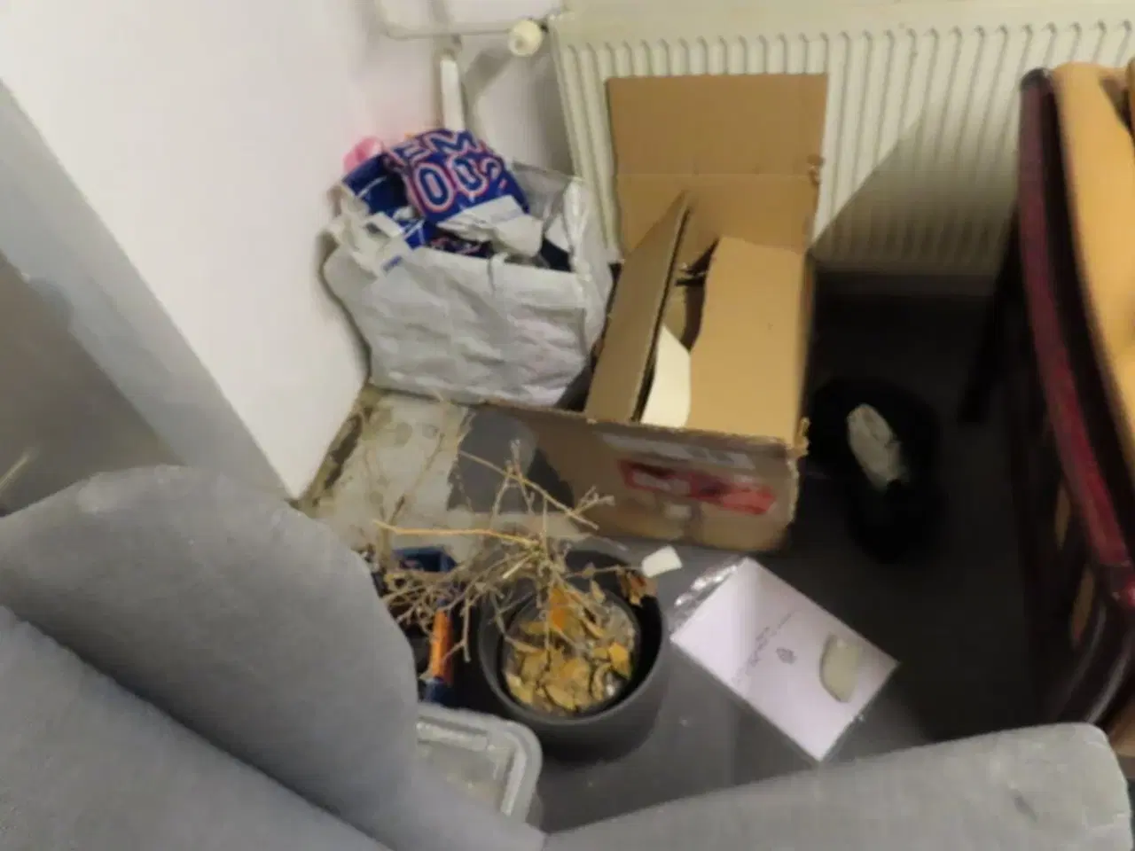 Billede 8 - Tøm rummet for møbler, pant og løsdele