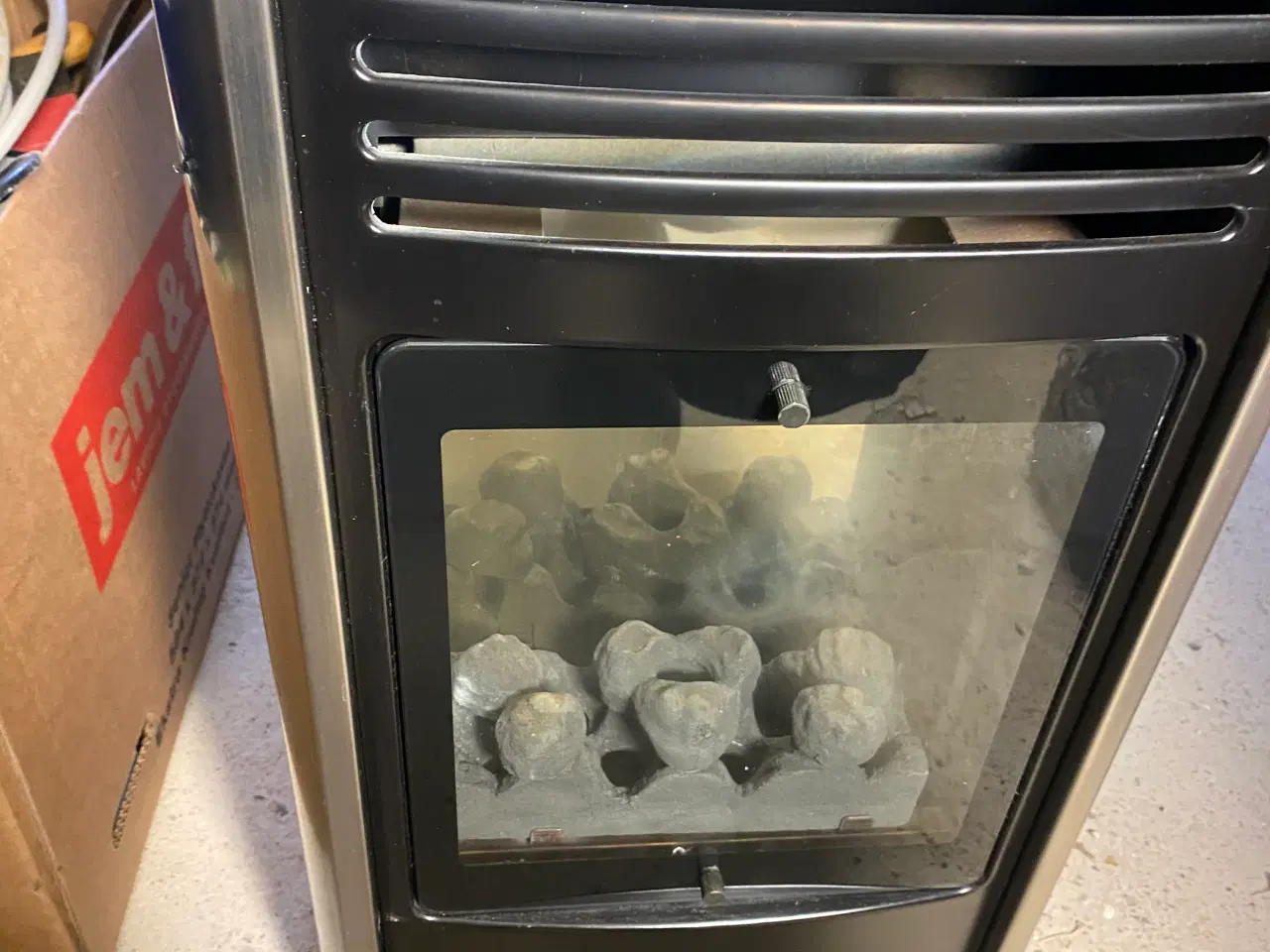 Billede 1 - Gasvarmeovn m. flammerØ