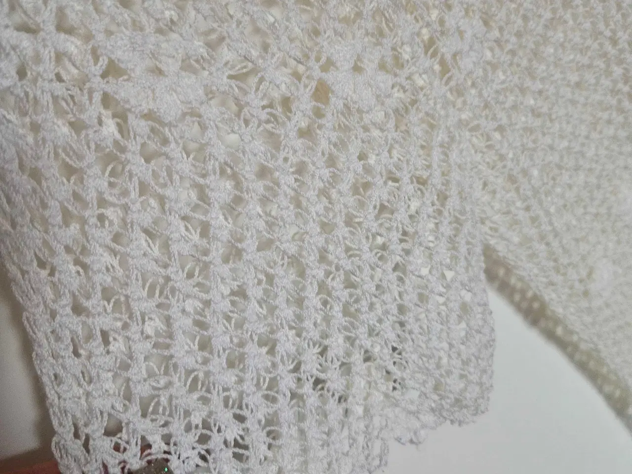 Billede 2 - Hæklet lang top størrelse S/M