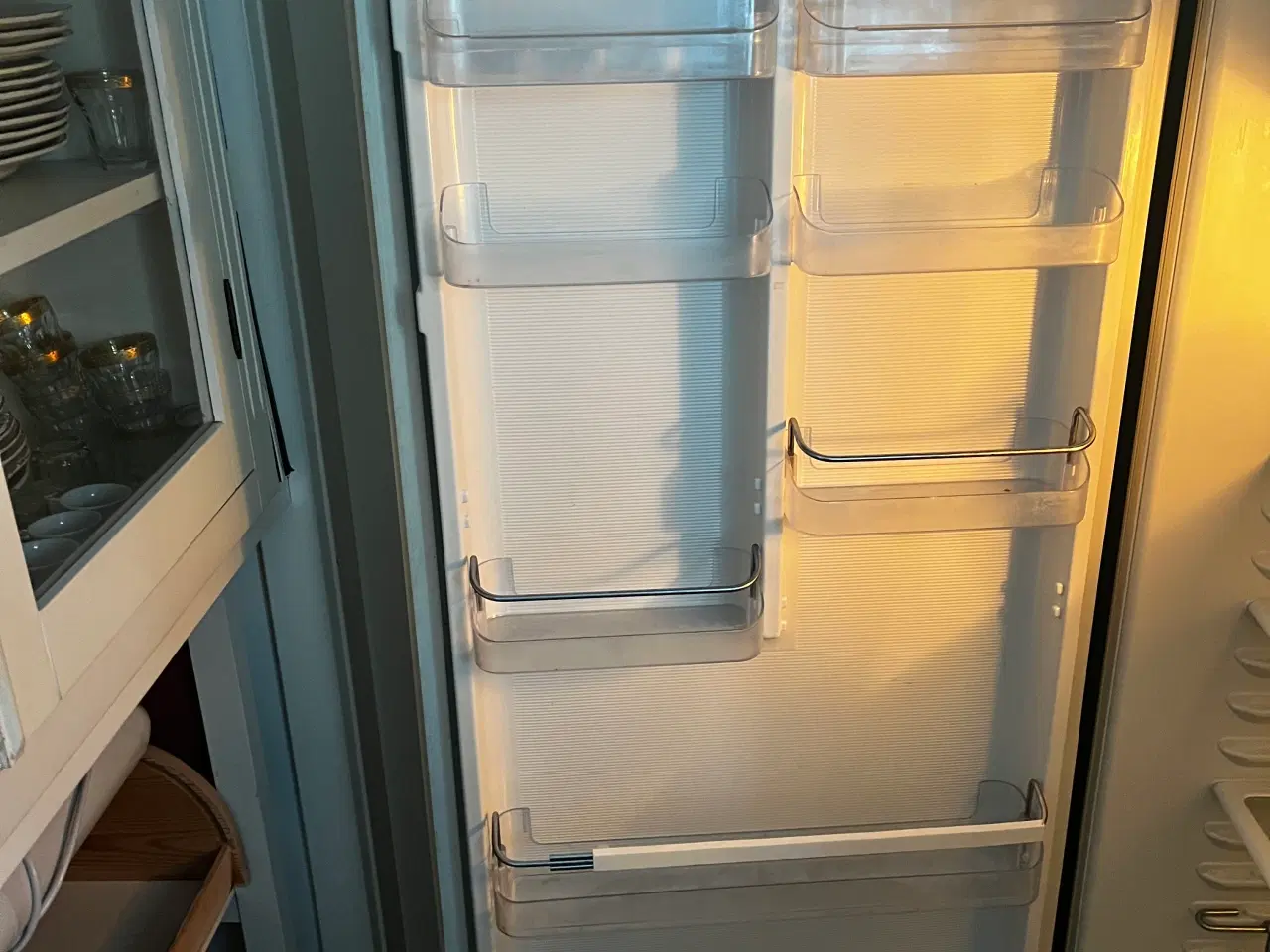 Billede 3 - Smeg køleskab med fryseboks og vinhylde