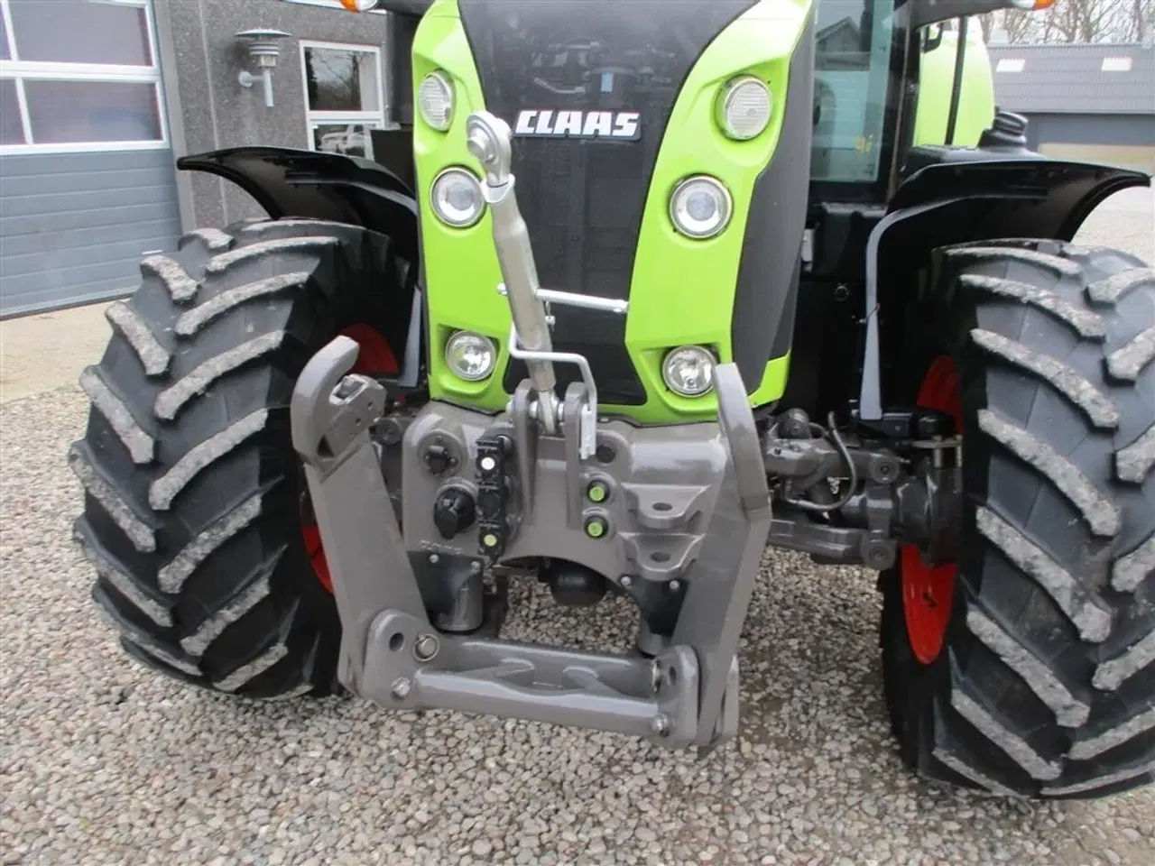 Billede 4 - CLAAS ARION 550 C-matic med frontlift, affjedret foraksel og affjedret kabine.