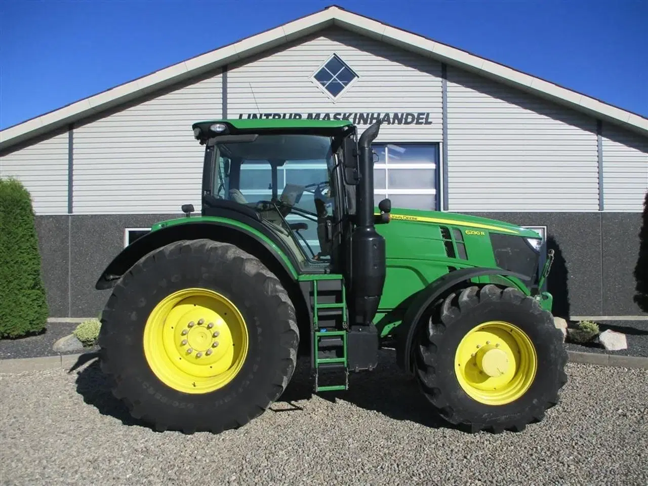 Billede 3 - John Deere 6230R med Command pro kørehåndtag.