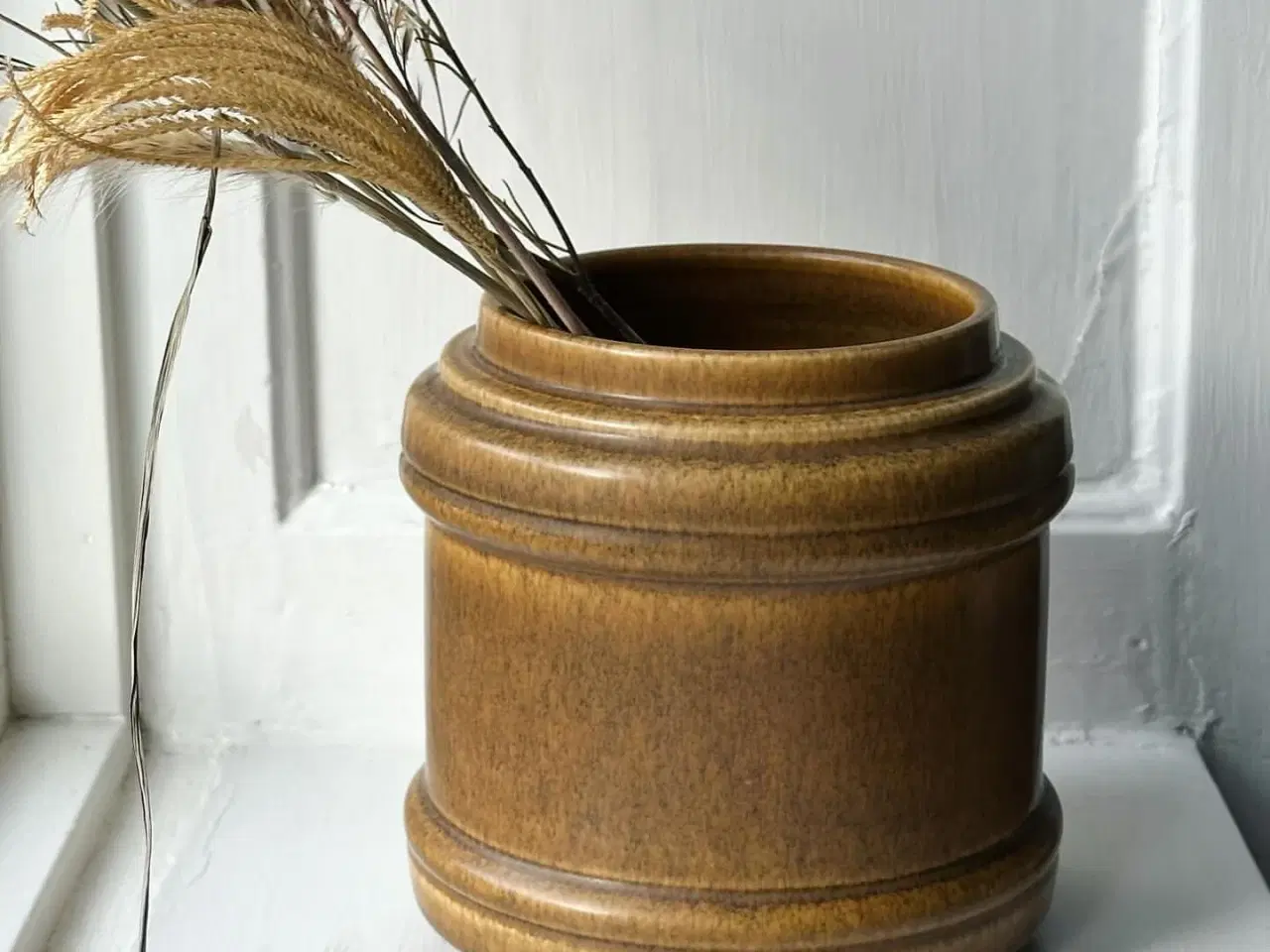 Billede 2 - Keramikkrukke m harepelsglasur