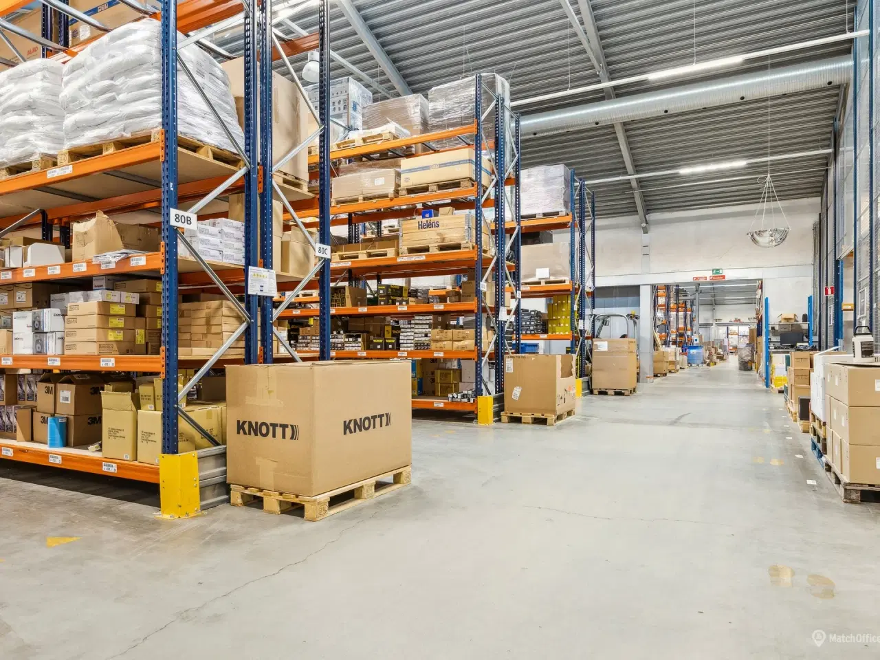 Billede 5 - Lagerhaller til leje i Odense – 7 911 m² lager- og logistikejendom med 10 porte