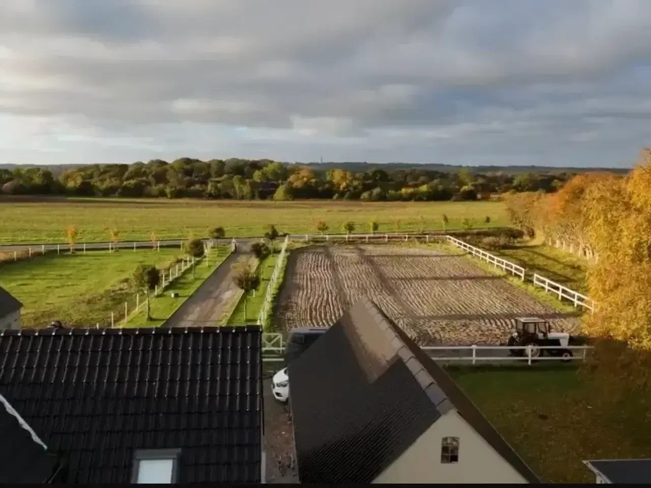 Billede 2 - Dronefoto / Dronevideo – Luftbilleder af hus, grun